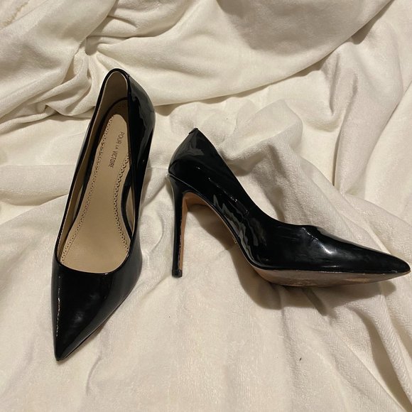 Pour La Victorie Black Patent Leather Pumps - sz 8 - Picture 2 of 6
